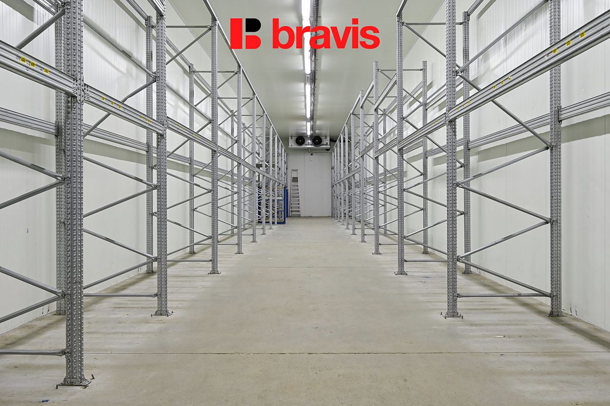Pronájem skladového prostoru 1016 m², Hradčany – fotka 1 z 3