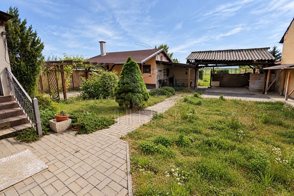 Prodej rodinného domu 78 m², pozemek 910 m² – fotografie 3