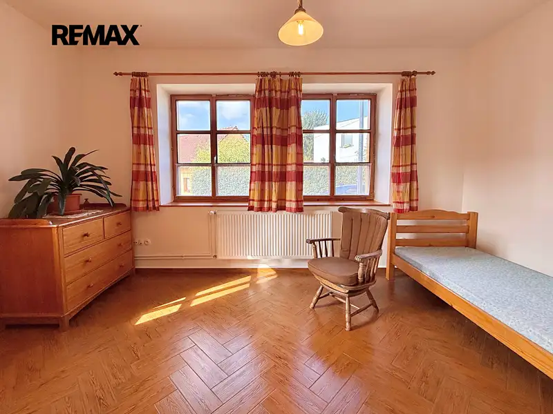 Pronájem bytu 3+1 85 m², Praha – náhled fotky 1