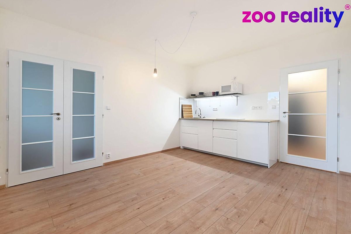 Pronájem bytu 2+kk 31 m² – fotografie 2
