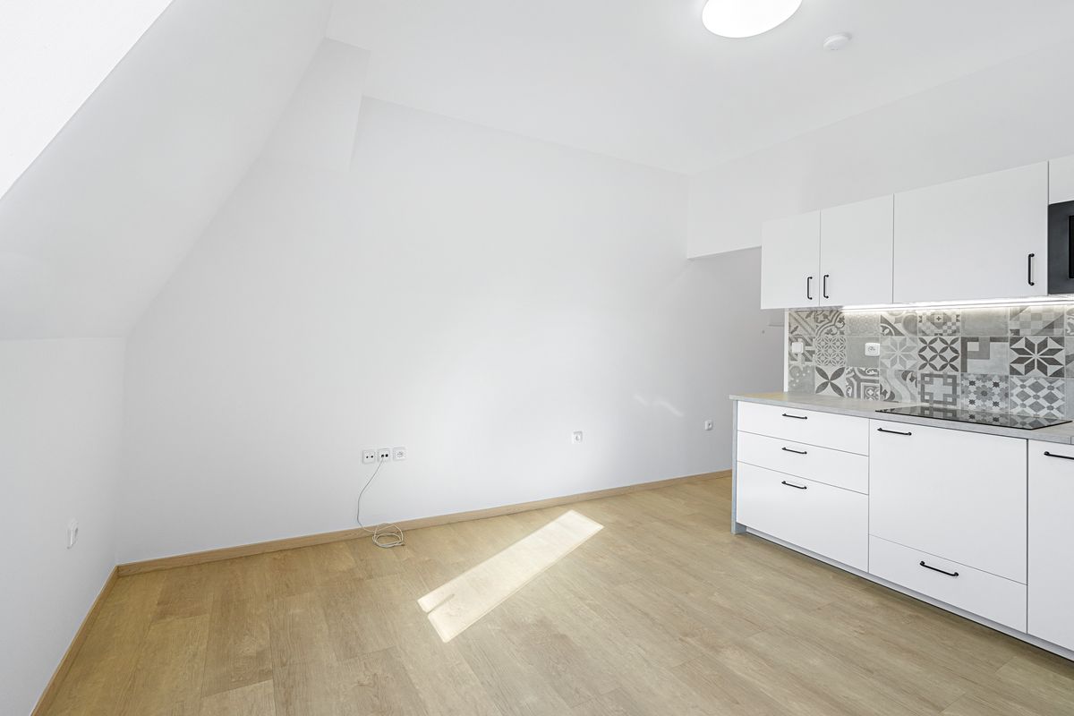 Pronájem bytu 1+kk 28 m² – fotografie 5