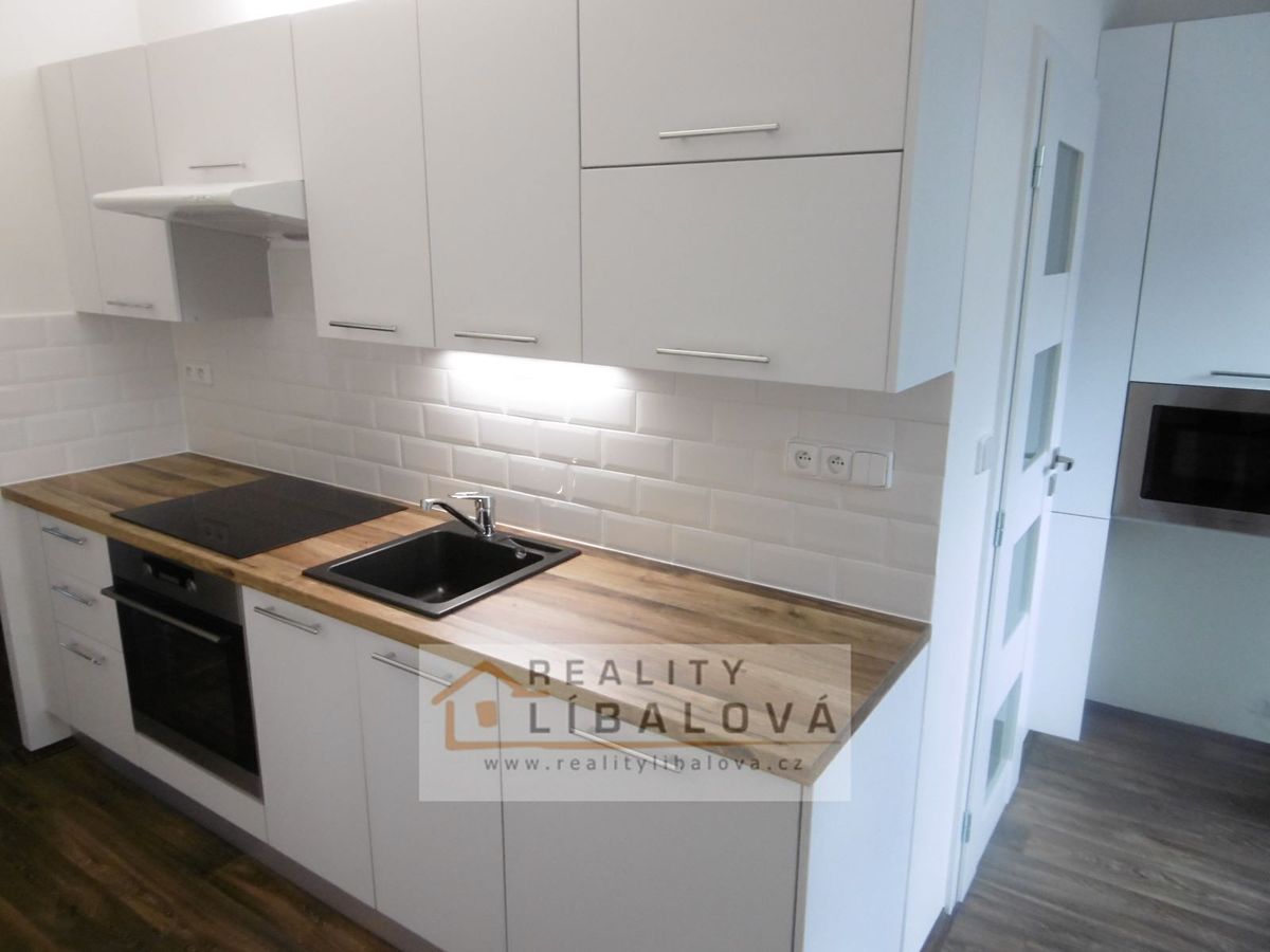 Pronájem bytu 3+1 68 m² – fotografie 2