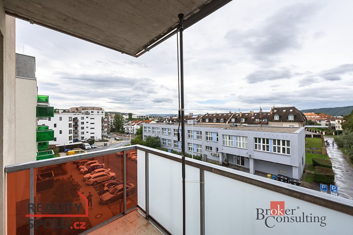 Pronájem bytu 1+kk 37 m² – fotografie 3