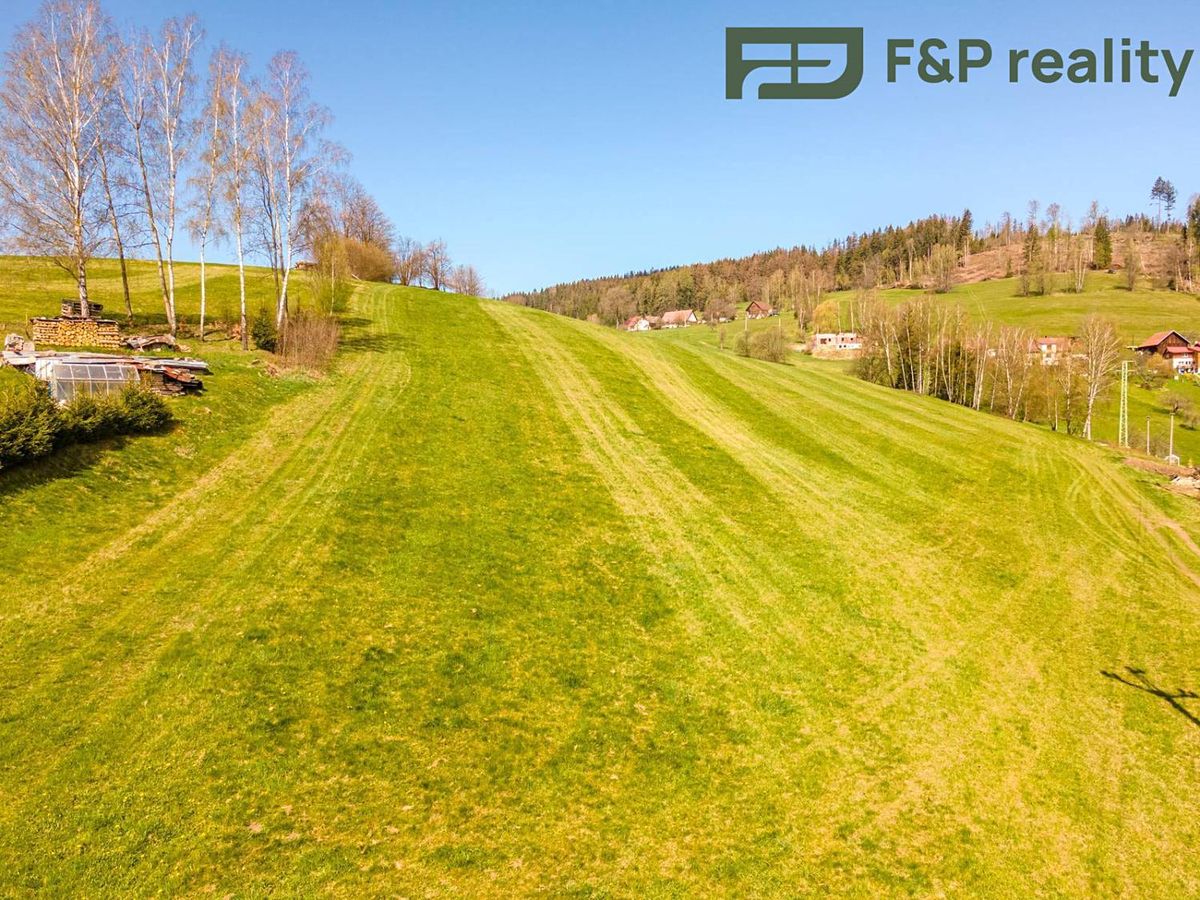 Prodej stavebního pozemku 949 m² – fotografie 2