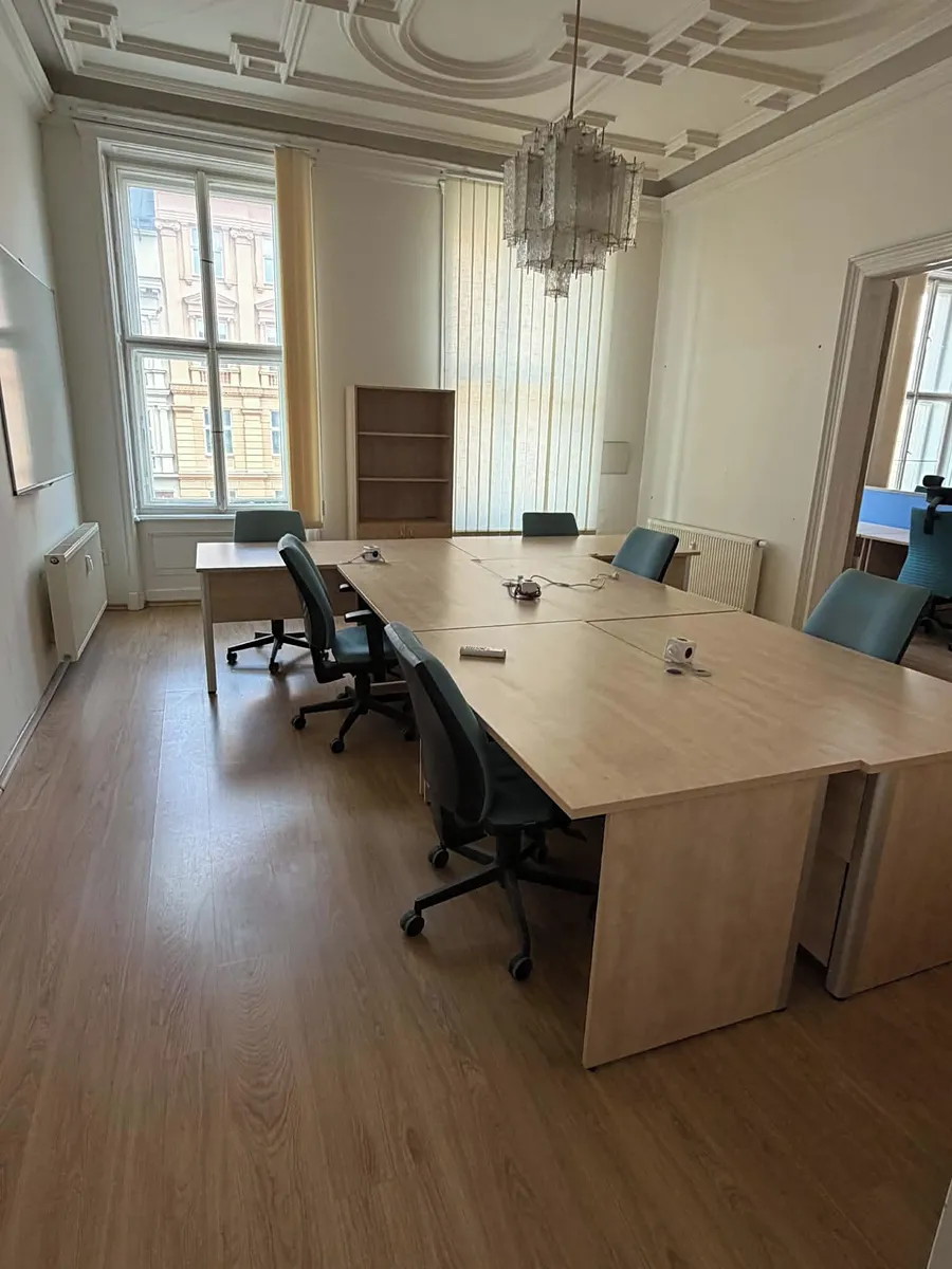Prodej kanceláře 208 m²