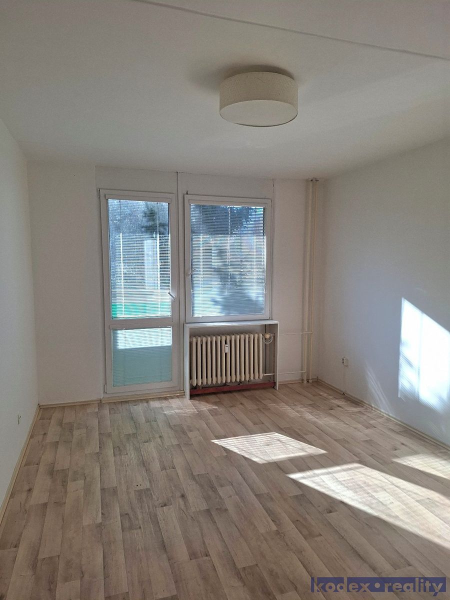 Pronájem bytu 1+kk 35 m² – fotografie 4