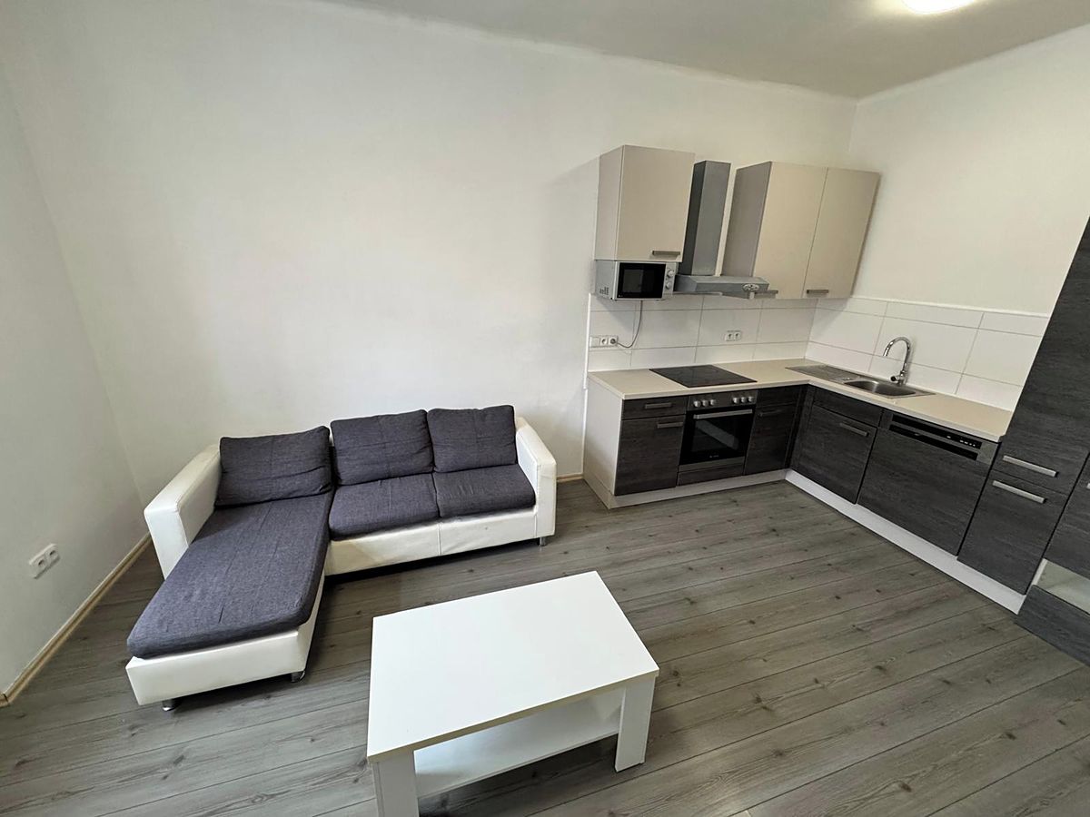 Pronájem bytu 2+kk 49 m² – fotografie 2
