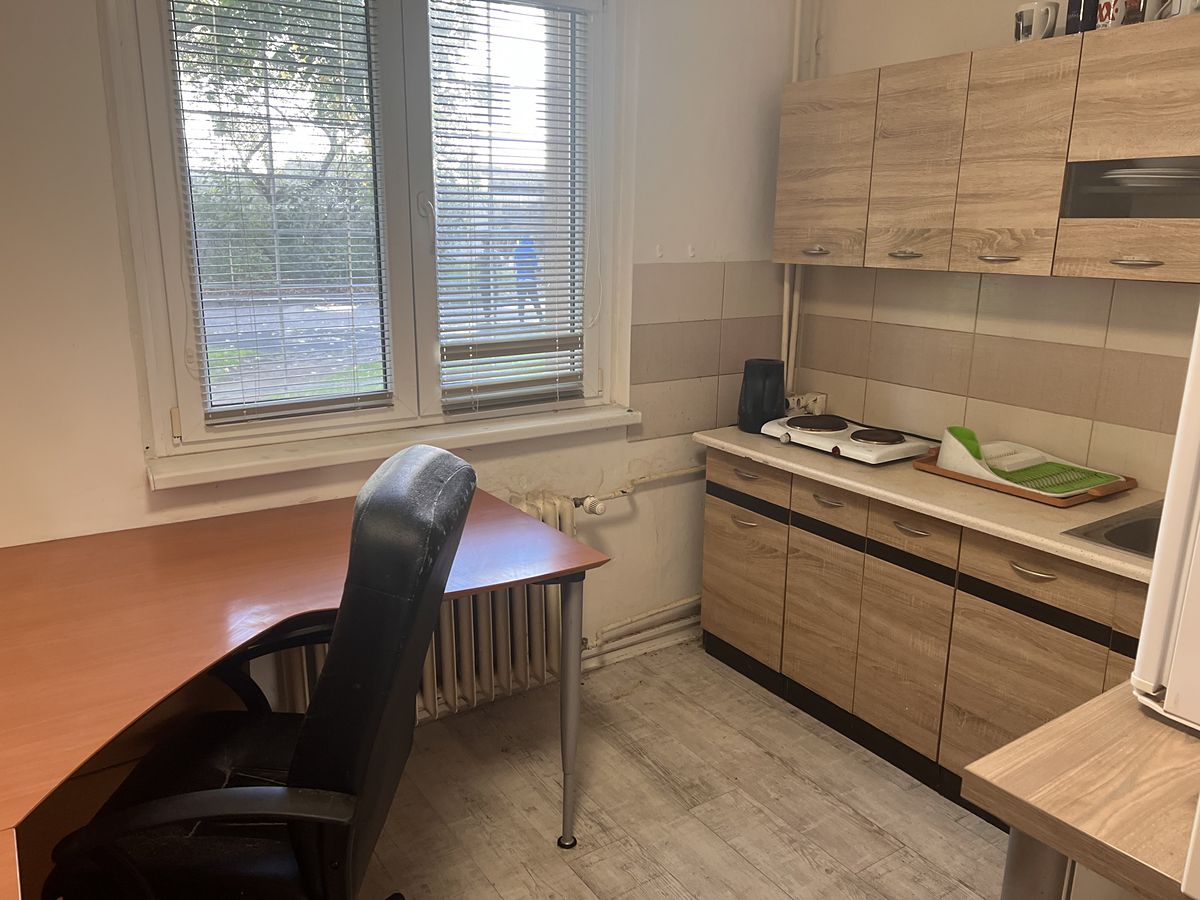 Pronájem obchodního prostoru 35 m² – fotografie 3