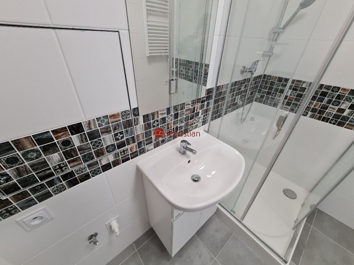 Pronájem bytu 2+1 37 m² – fotografie 2
