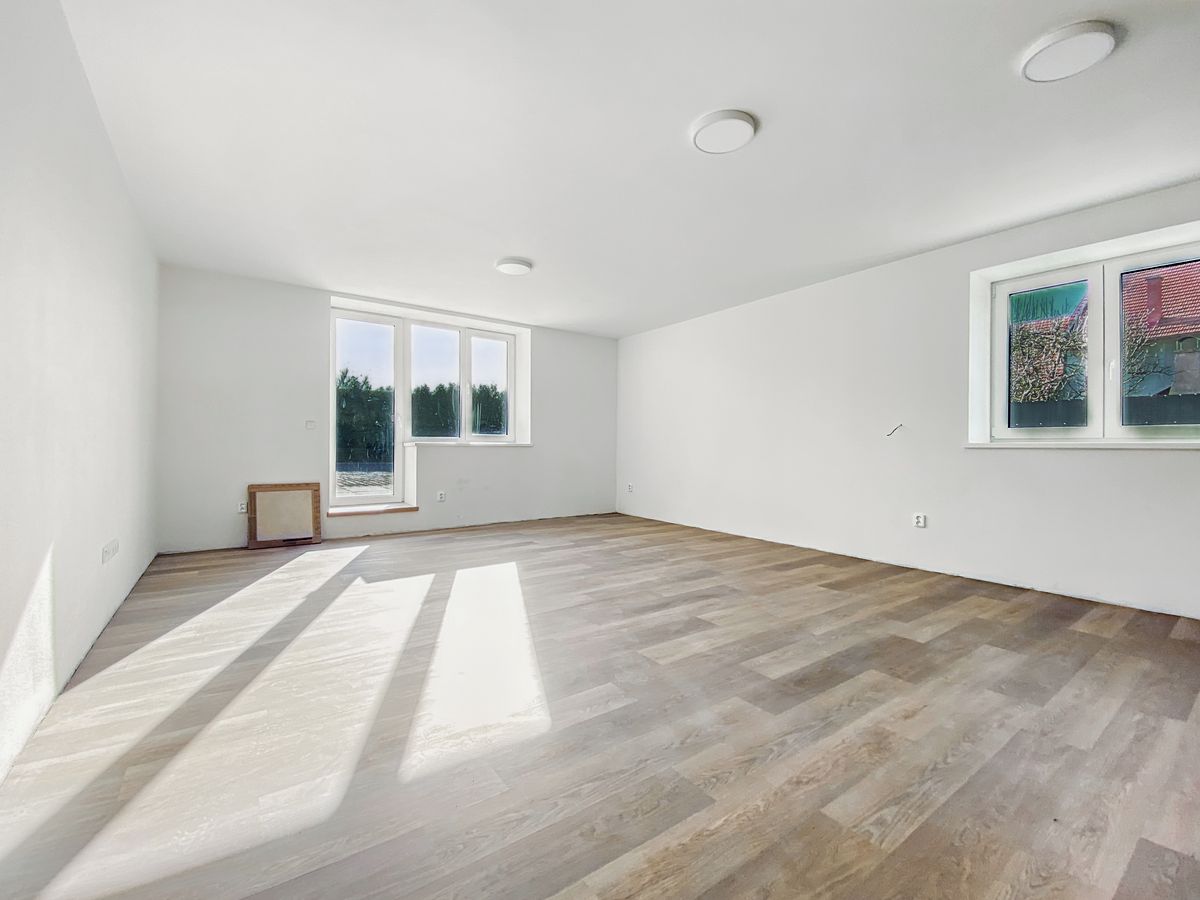 Pronájem bytu 2+kk 73 m² – fotografie 3