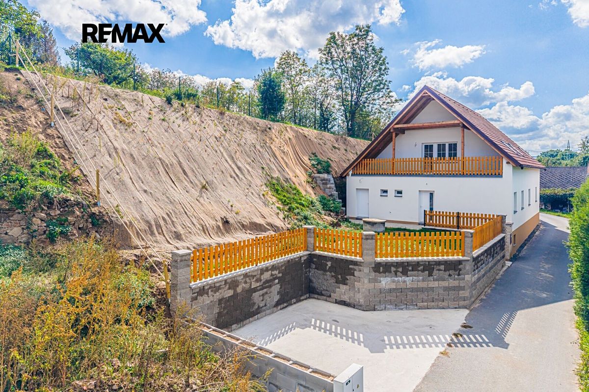 Prodej rodinného domu 190 m², pozemek 453 m² – fotografie 2