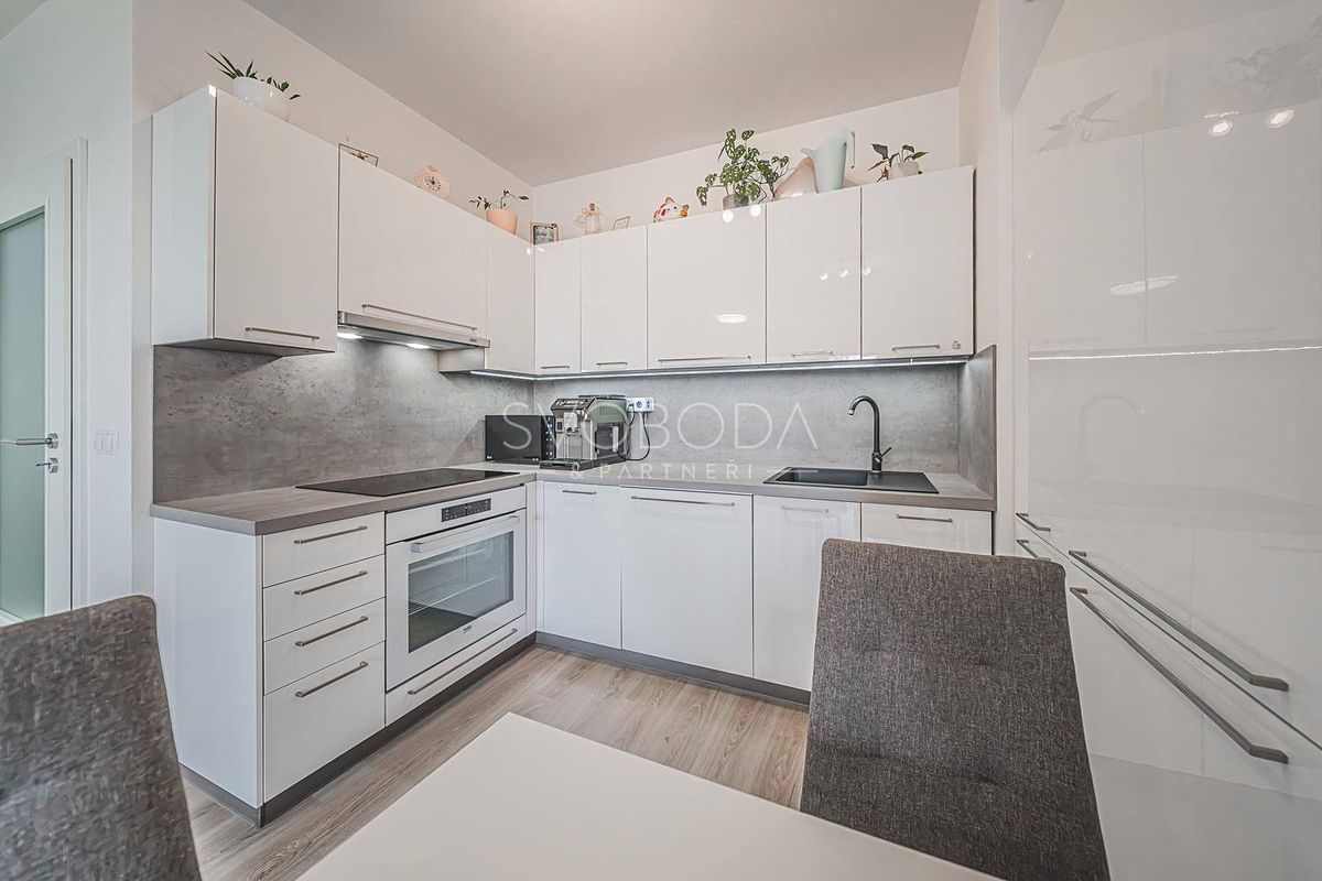 Pronájem bytu 2+kk 49 m² – fotografie 4