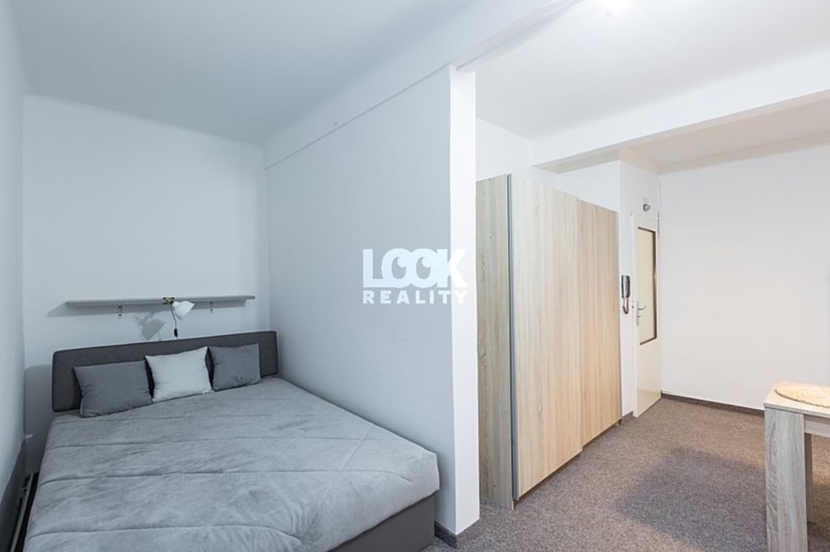 Pronájem bytu 1+kk 27 m² – fotografie 2