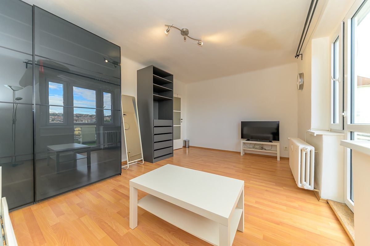 Pronájem bytu 1+1 31 m² – fotografie 2