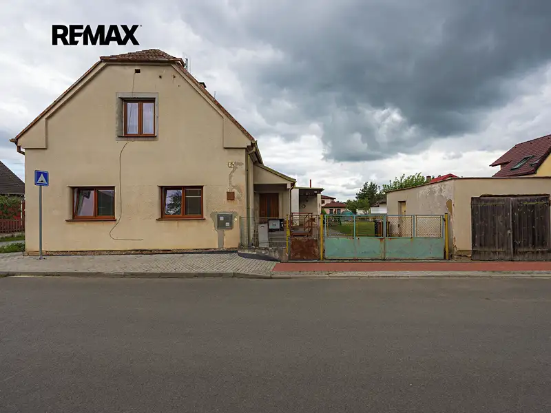 Prodej rodinného domu 290 m², pozemek 718 m², Vejprnice – náhled fotky 1