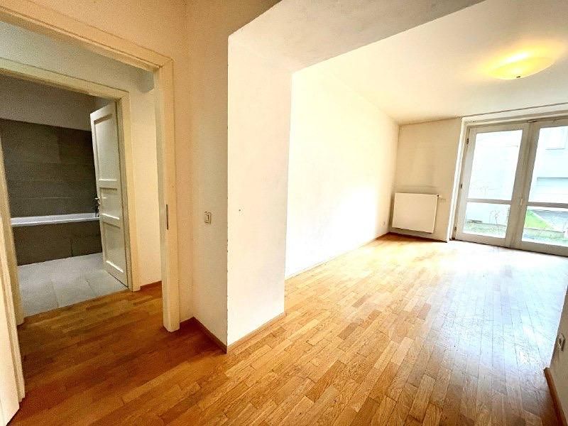 Pronájem bytu 2+kk 65 m² – fotografie 2