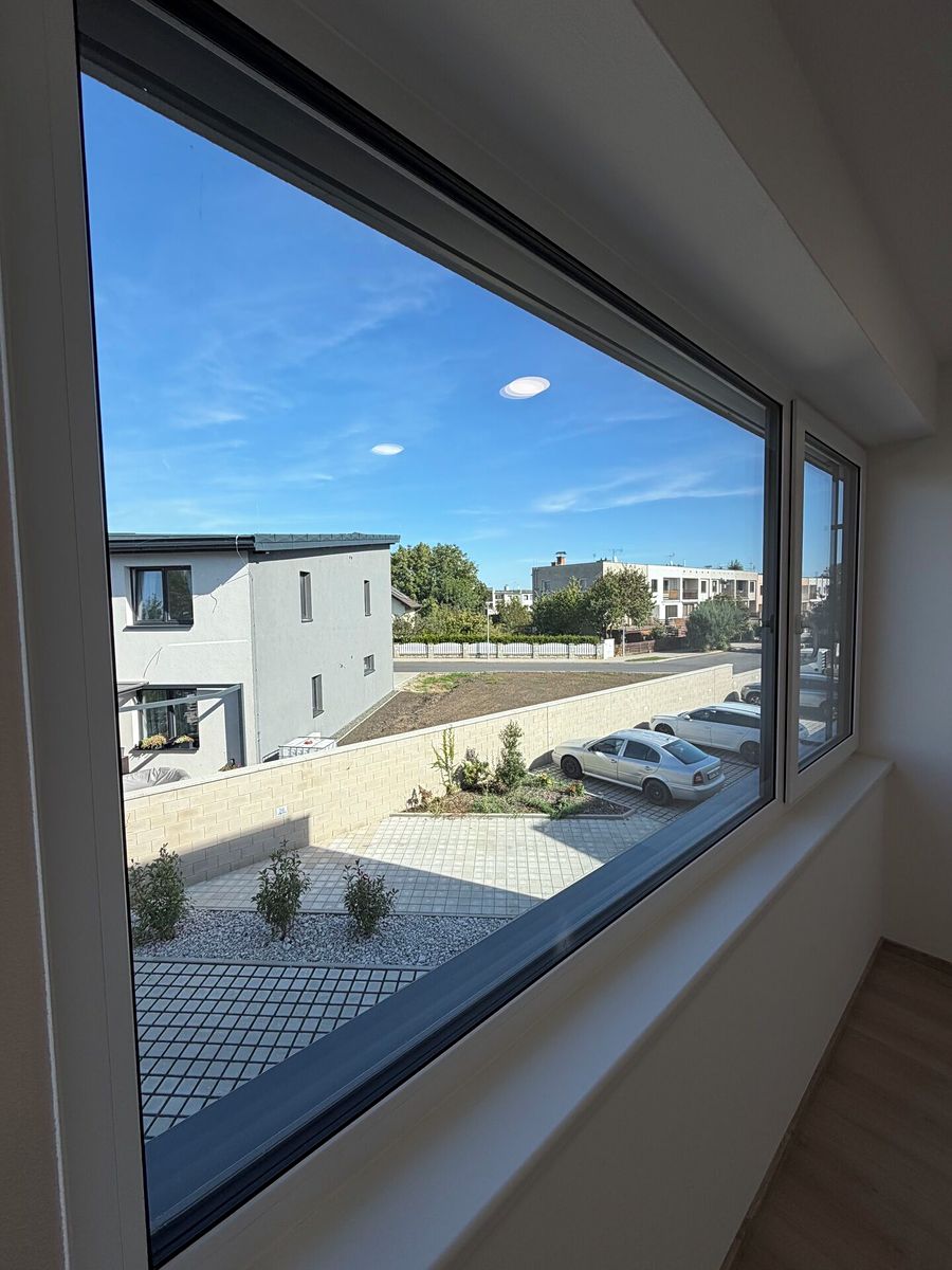 Pronájem bytu 1+kk 23 m² – fotografie 3
