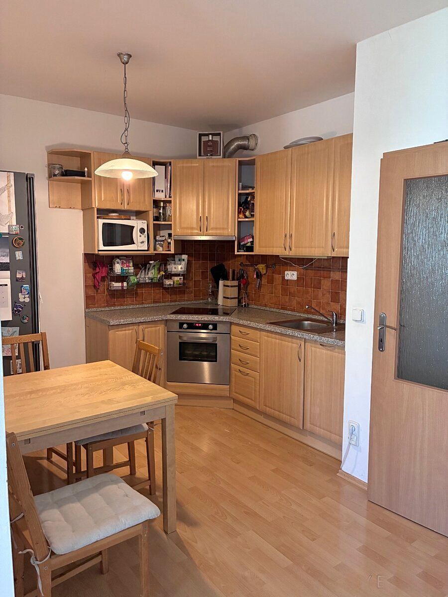 Pronájem bytu 2+kk 65 m² – fotografie 2