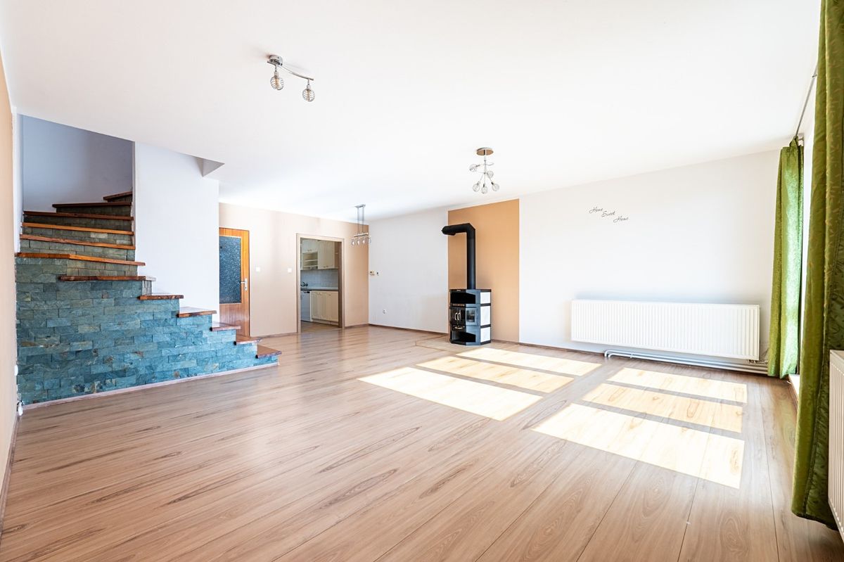 Pronájem rodinného domu 200 m², pozemek 269 m²