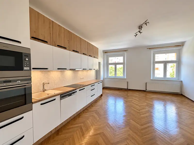 Pronájem bytu 2+kk 80 m², Praha – náhled fotky 2