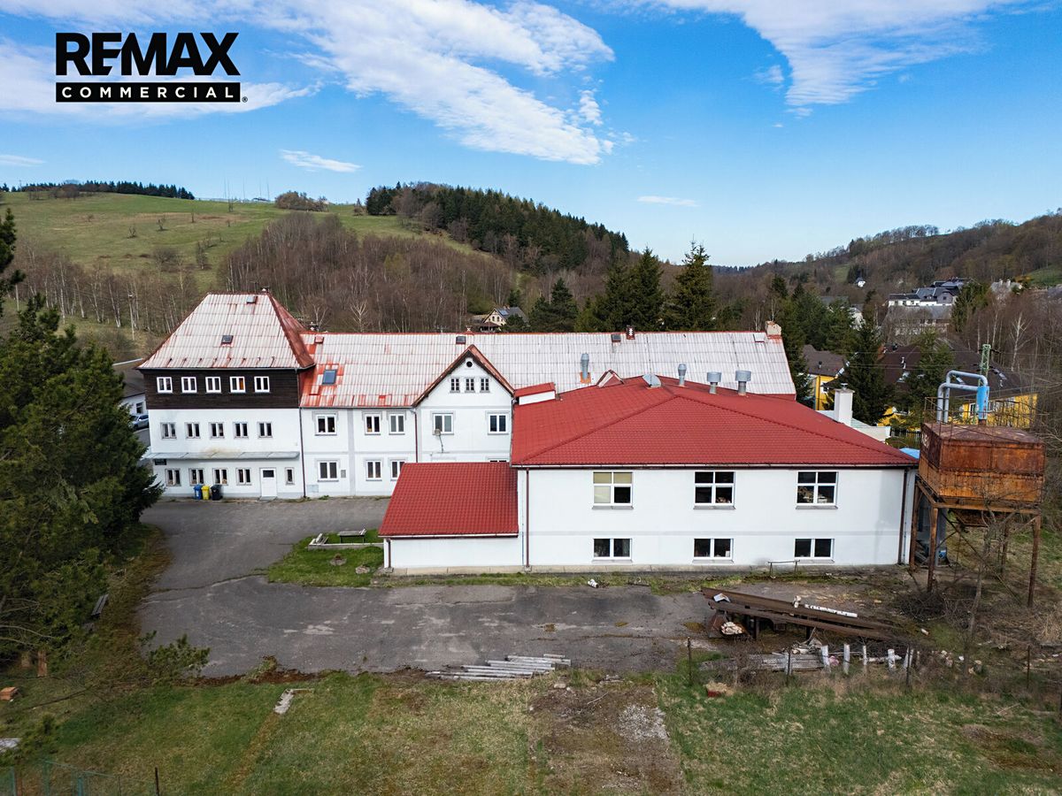 Prodej výrobní haly, prostoru 1337 m²