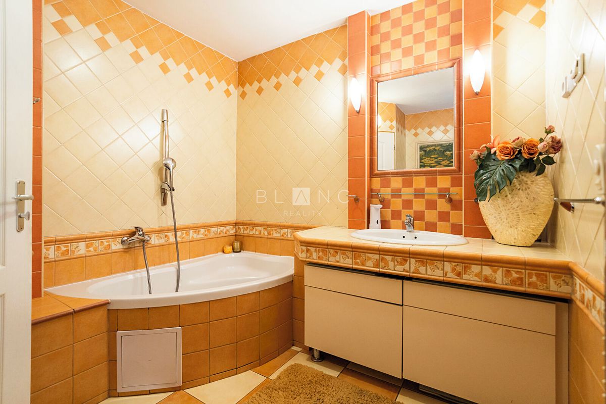 Prodej rodinného domu 161 m², pozemek 984 m² – fotografie 5