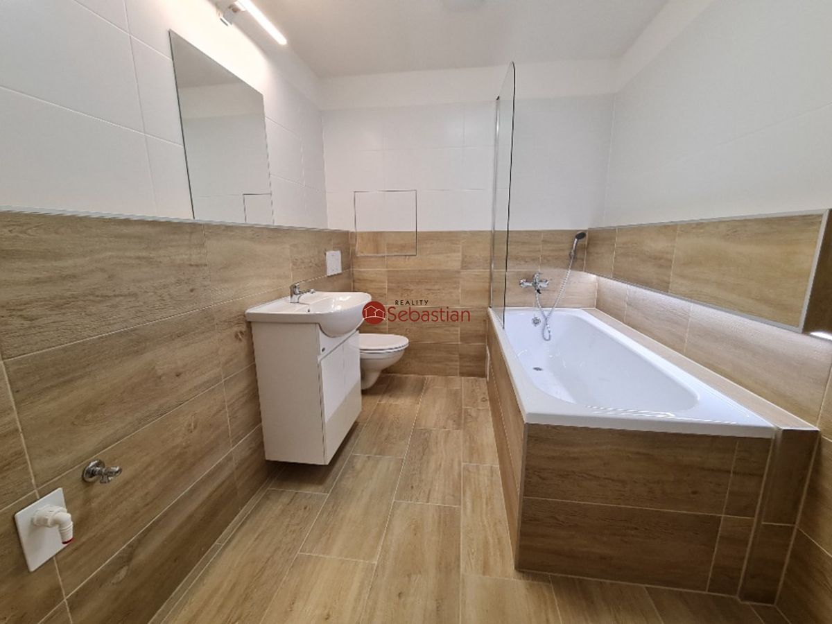 Pronájem bytu 3+kk 81 m² – fotografie 3