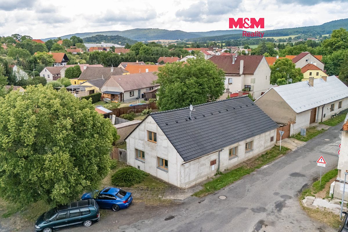 Prodej rodinného domu 115 m², pozemek 530 m², Hostomice – fotka 1 z 3