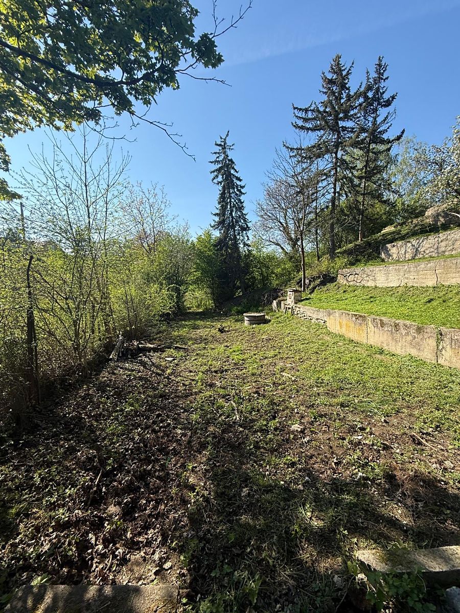 Prodej stavebního pozemku 1537 m²