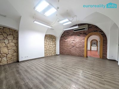 Pronájem obchodního prostoru 50 m²