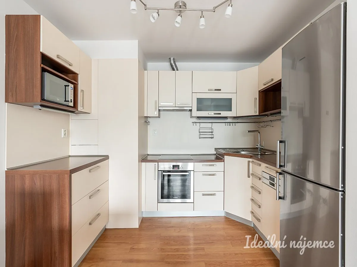Pronájem bytu 3+kk 67 m²