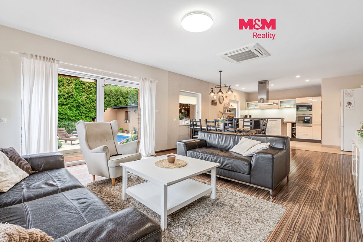 Prodej rodinného domu 252 m², pozemek 848 m², Chuderov – fotka 1 z 3