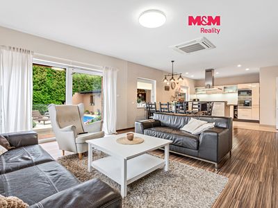 Prodej rodinného domu 252 m², pozemek 848 m²