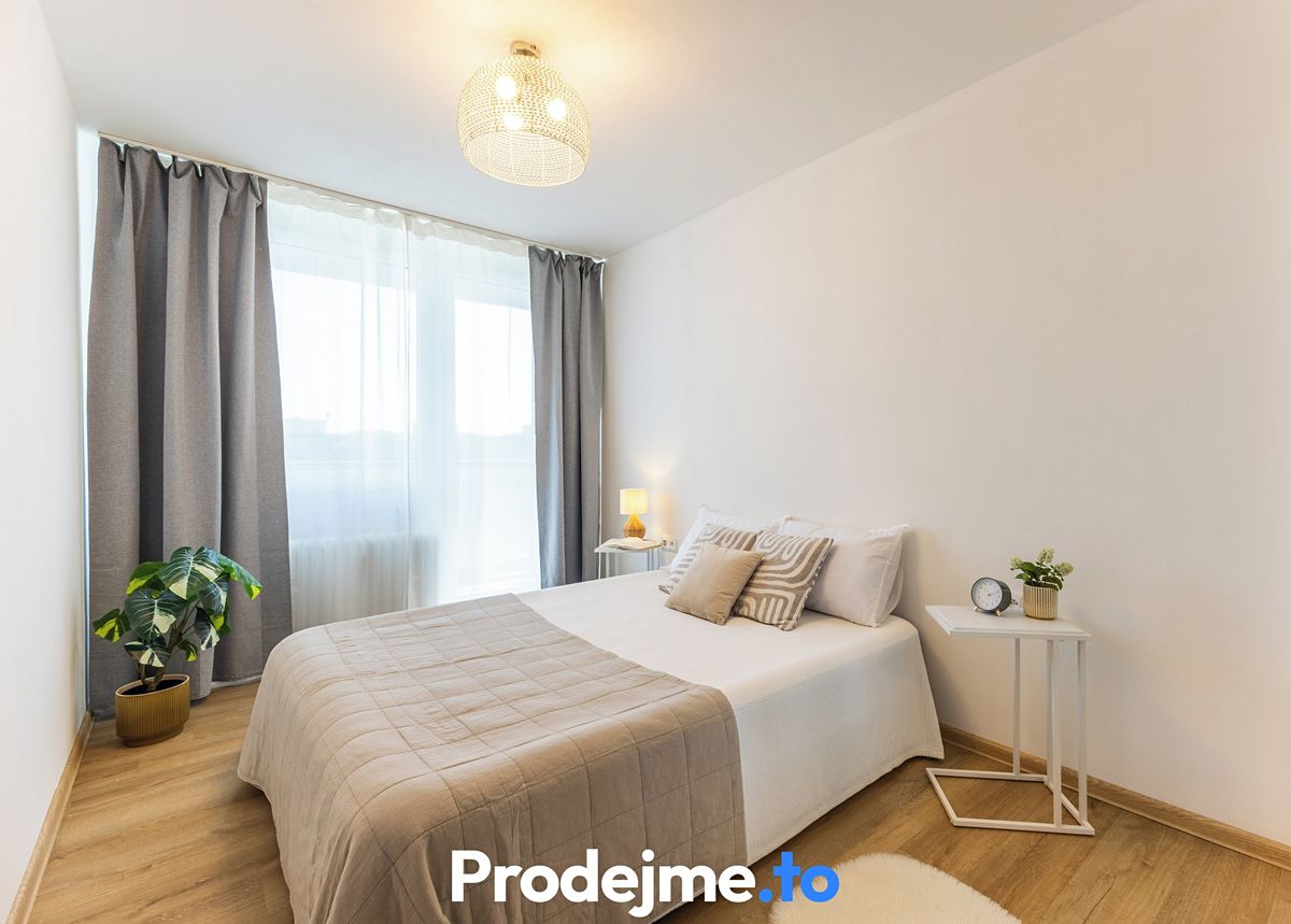 Pronájem bytu 4+kk 73 m² – fotografie 3