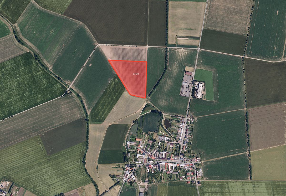 Prodej pole 42095 m²