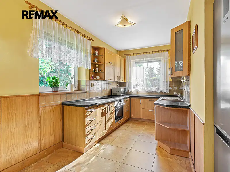 Prodej rodinného domu 186 m², pozemek 1033 m², Uhlířské Janovice – náhled fotky 3