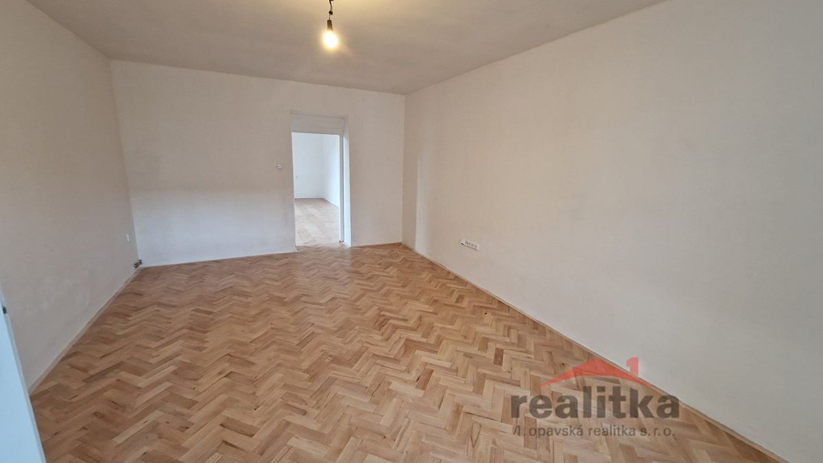 Pronájem bytu 3+1 106 m² – fotografie 2