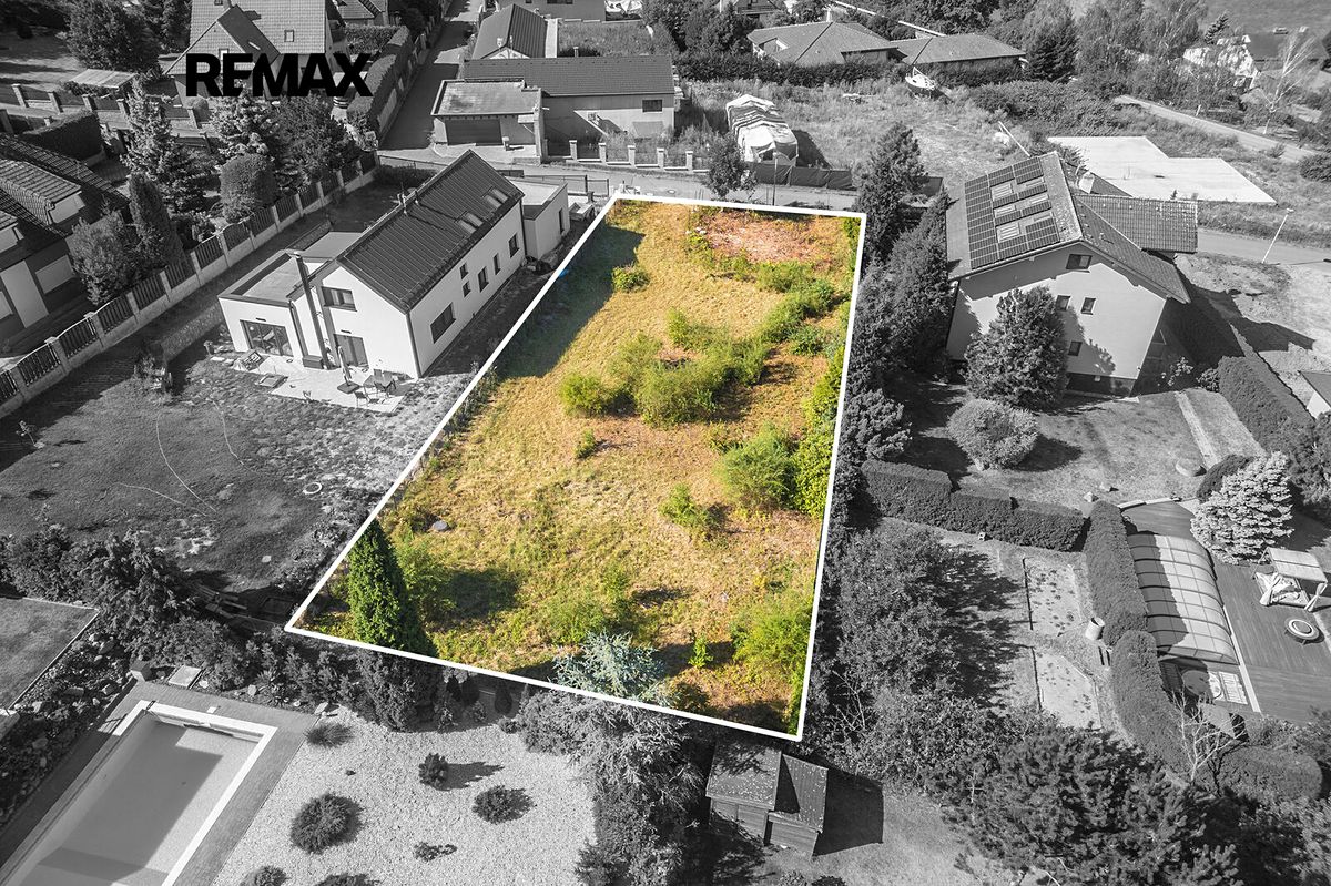 Prodej stavebního pozemku 1056 m² – fotografie 2
