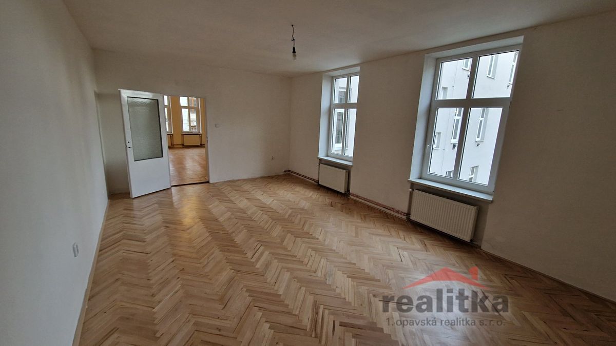 Pronájem bytu 3+1 106 m² – fotografie 3