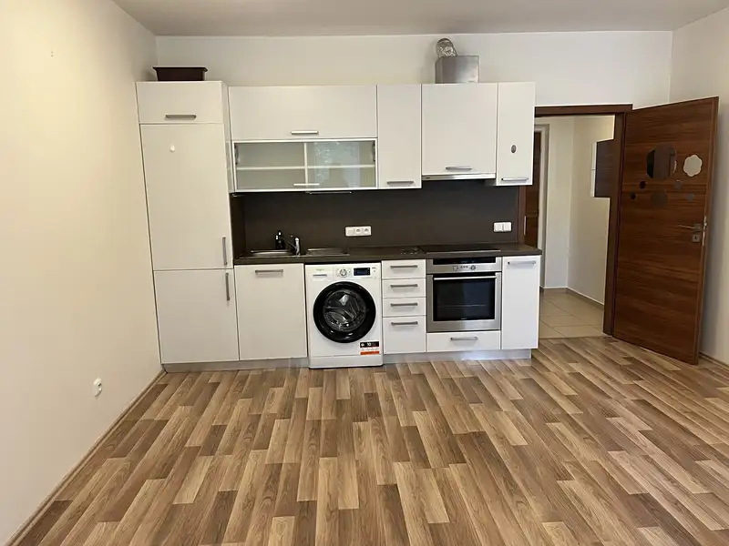 Pronájem bytu 1+kk 30 m², Jihlava – náhled fotky 2
