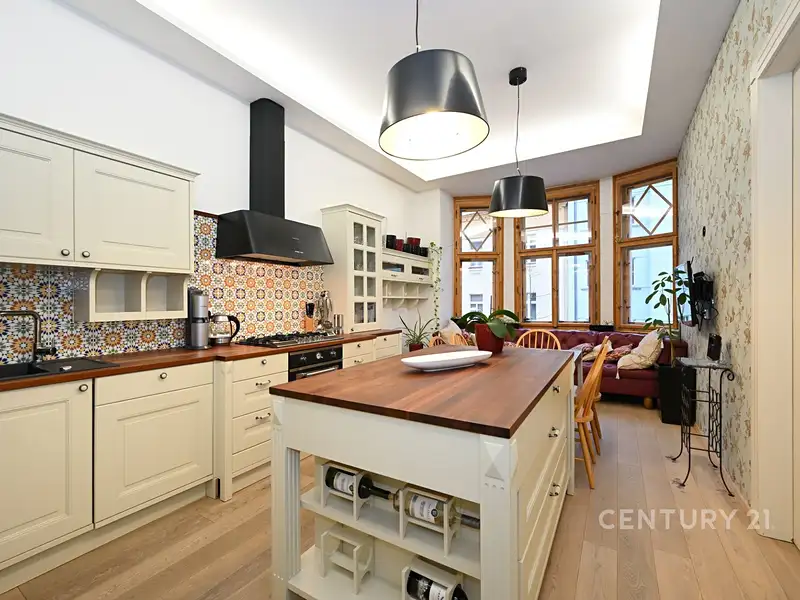 Pronájem bytu 2+1 79 m², Praha – náhled fotky 1