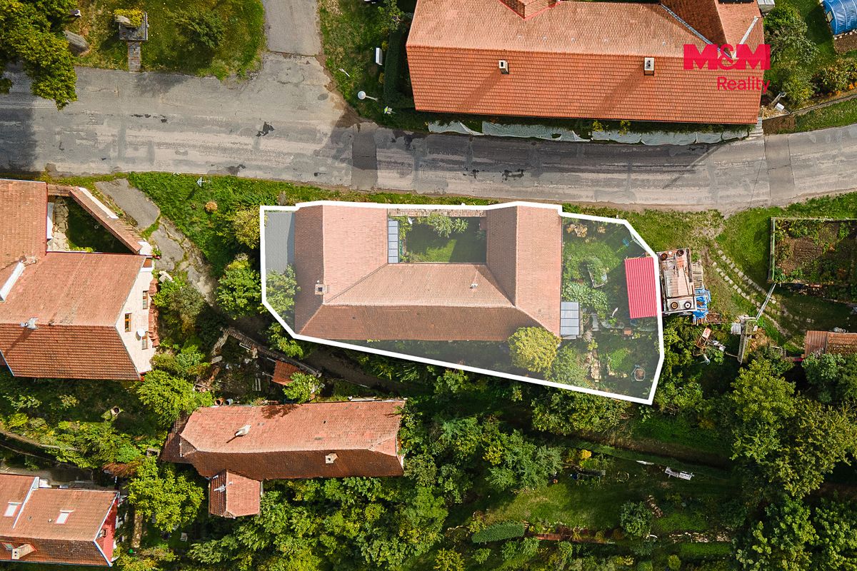Prodej rodinného domu 90 m², pozemek 717 m² – fotografie 2