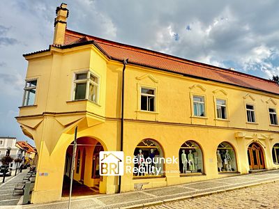 Prodej vily 950 m², pozemek 678 m²