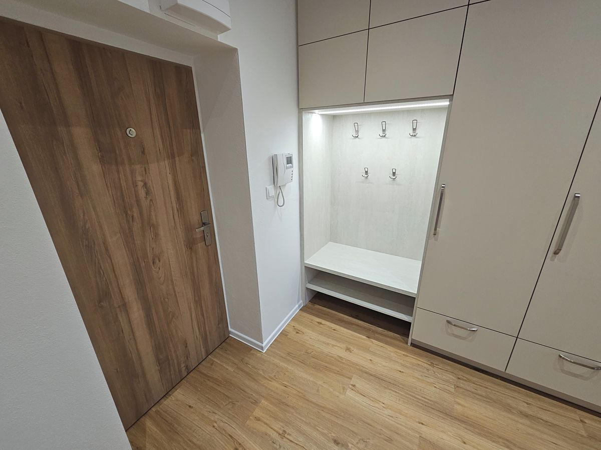 Pronájem bytu 2+1 68 m² – fotografie 3