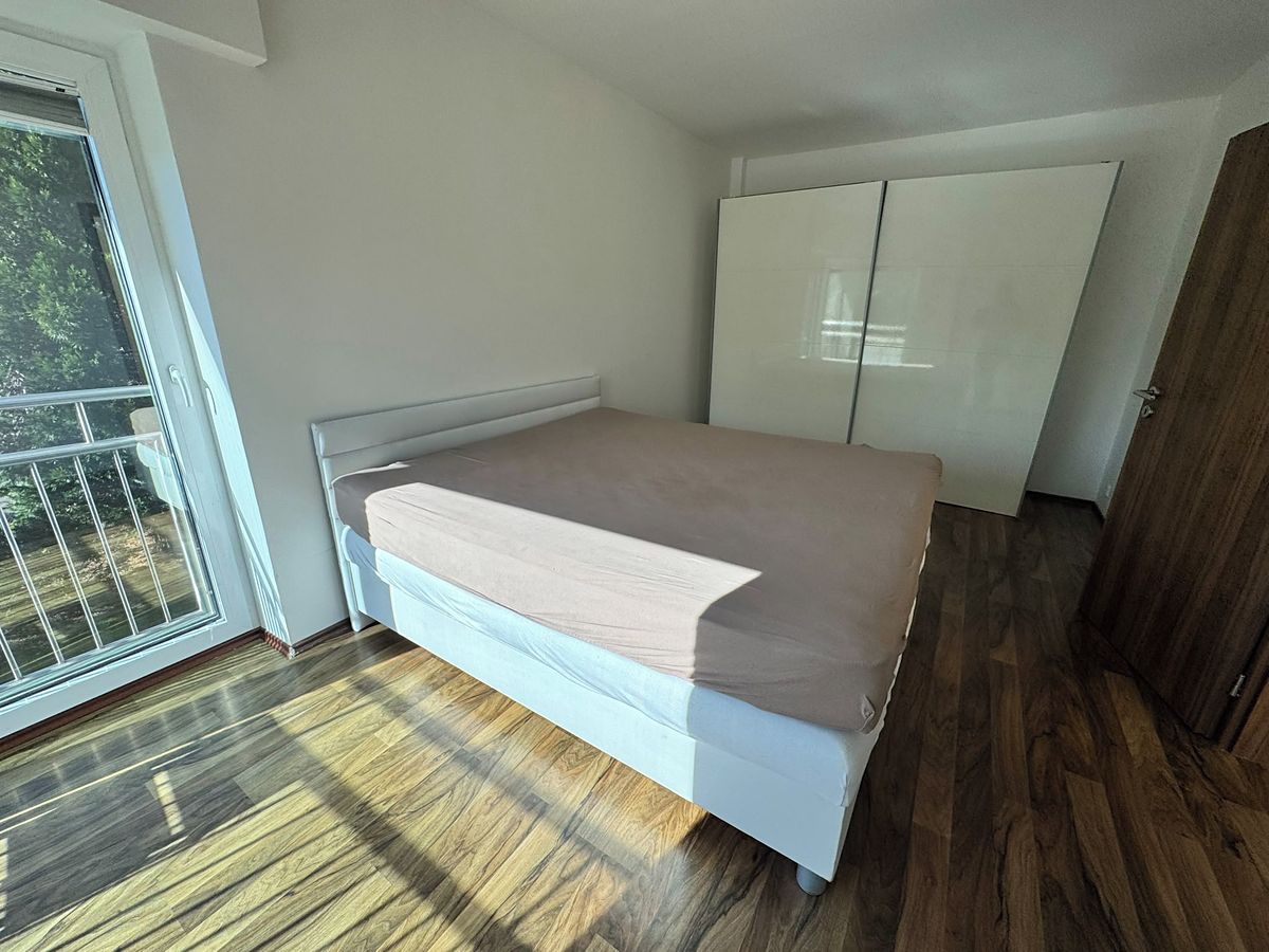 Pronájem bytu 2+kk 55 m² – fotografie 4