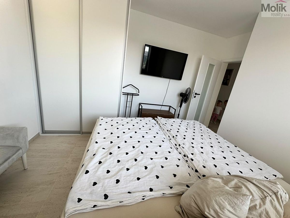 Pronájem bytu 4+kk 97 m² – fotografie 5