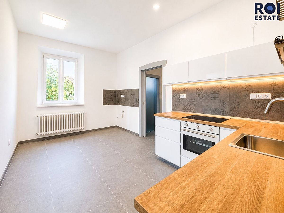 Pronájem bytu 2+1 100 m² – fotografie 5