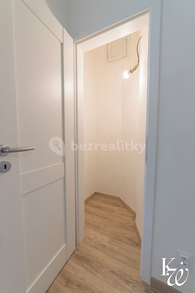 Pronájem bytu 2+1 44 m² – fotografie 5