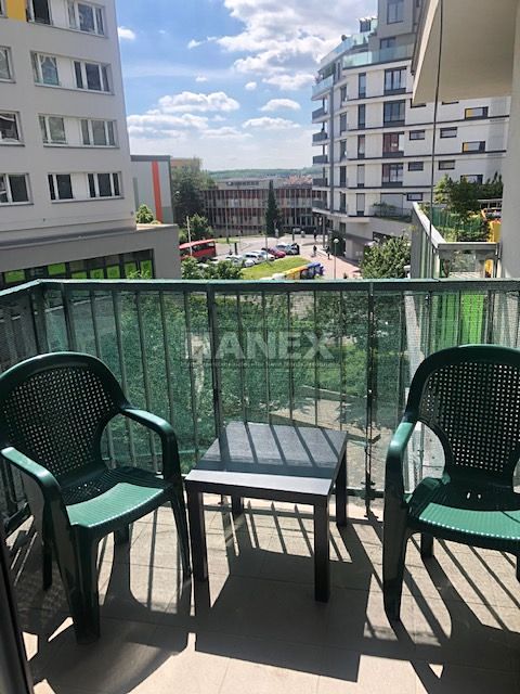 Pronájem bytu 1+kk 38 m² – fotografie 4