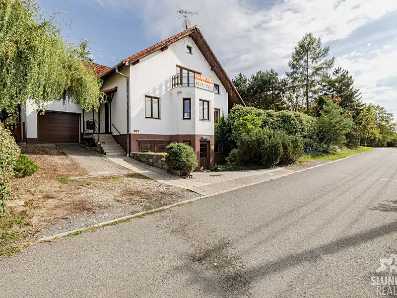 Prodej rodinného domu 184 m², pozemek 1027 m², Uherské Hradiště – náhled fotky 1